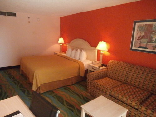 Boardwalk 705 Hotel