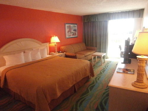 Boardwalk 705 Hotel